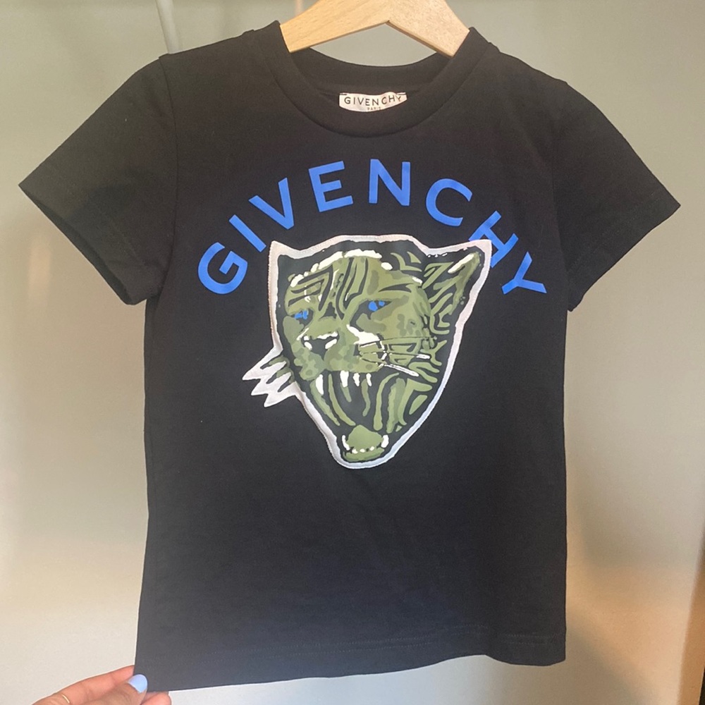 Givenchy kids t-shirt.